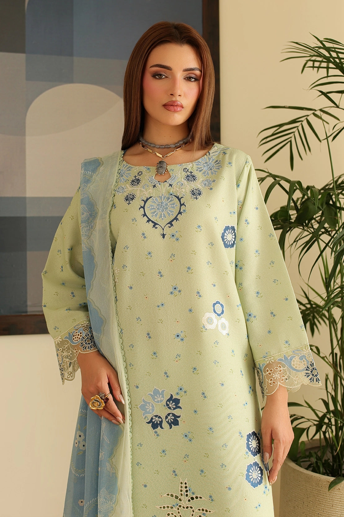 3 Piece - Embroidered Lawn Karandi  - 3914