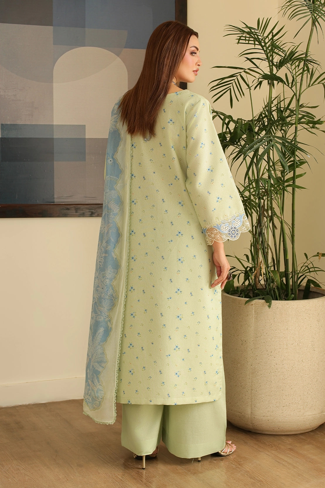 3 Piece - Embroidered Lawn Karandi  - 3914