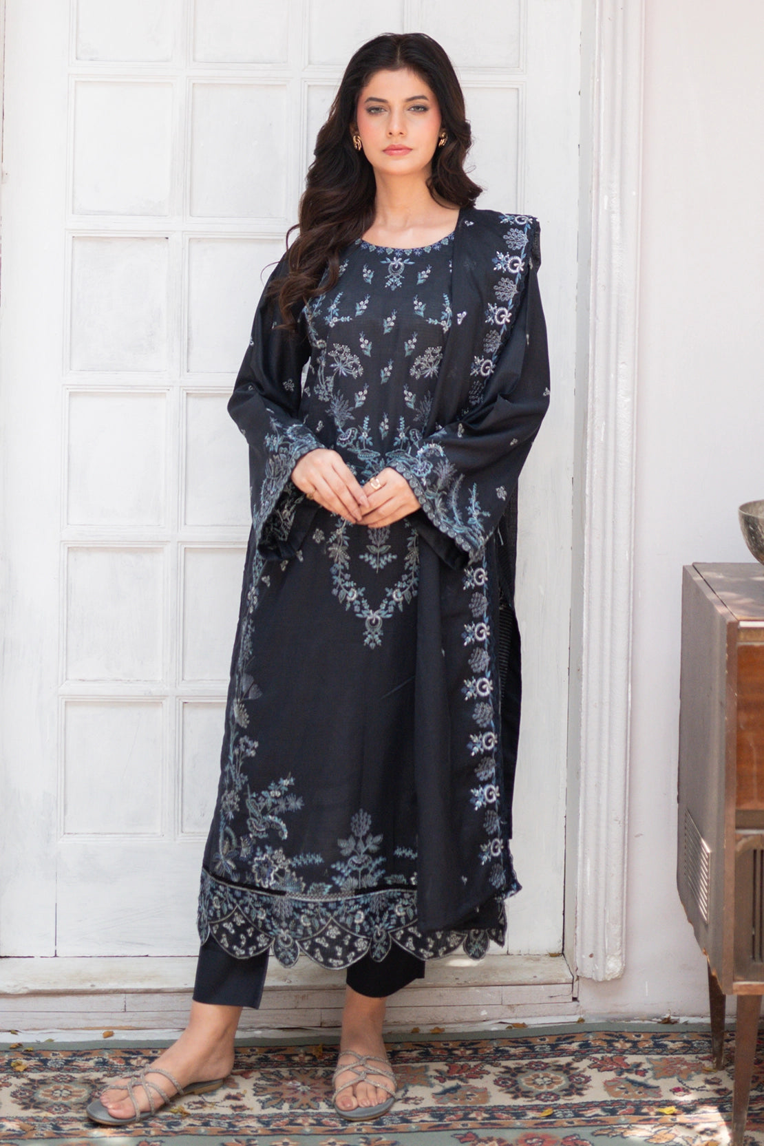 3 PIECE - PREMIUM EMBROIDERED LAWN - 8180