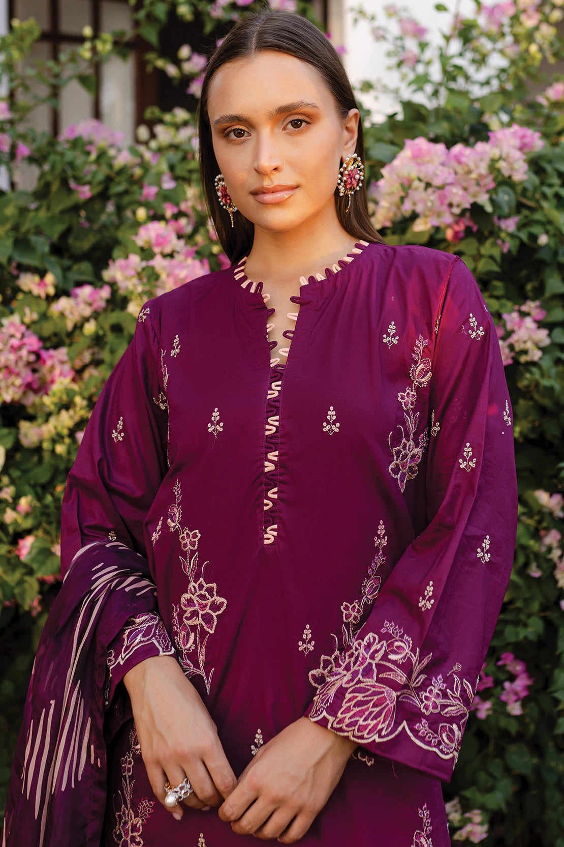 3 Piece - Premium Embroidered Lawn - 9180