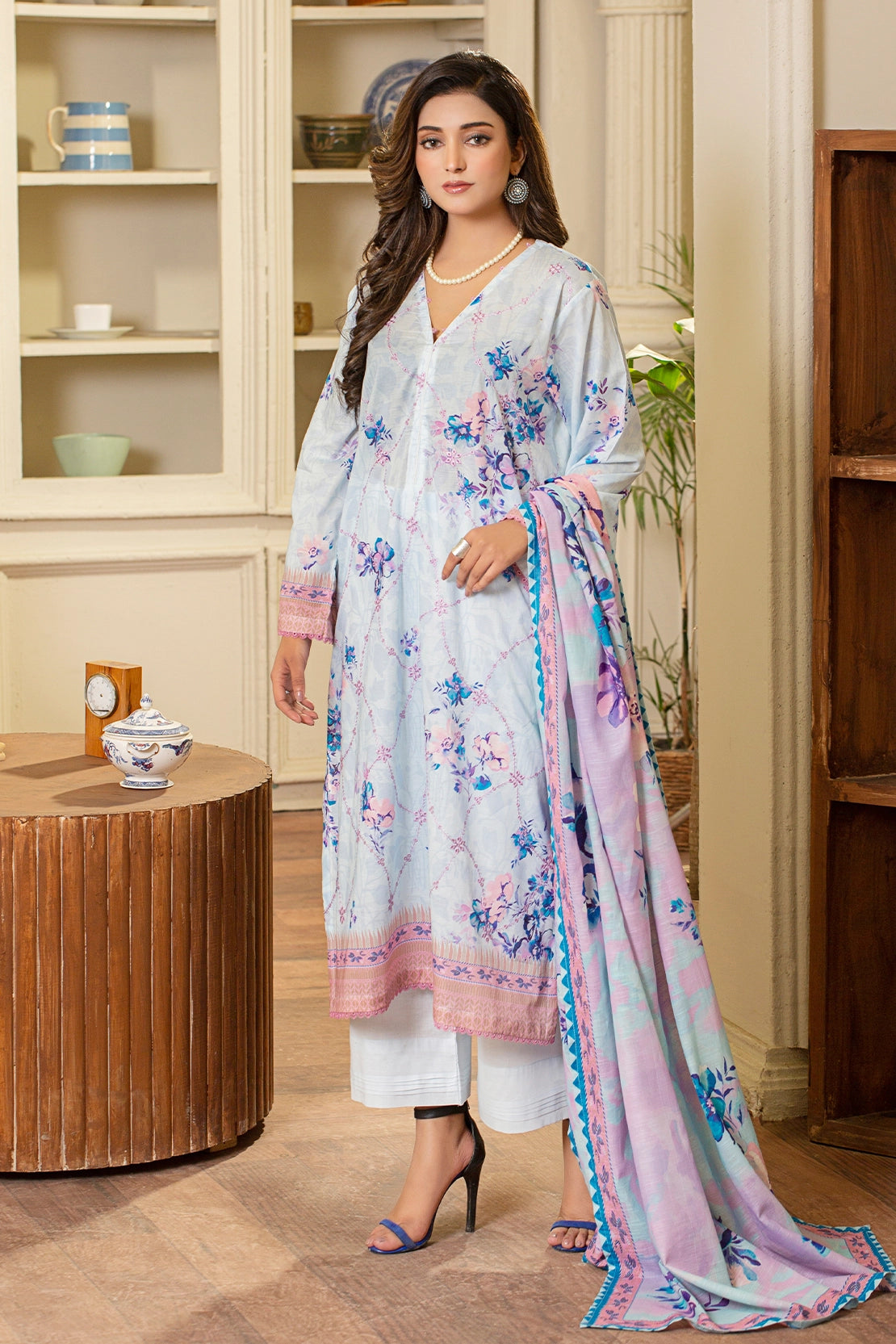 3 PIECE - PREMIUM EMBROIDERED LAWN - 9114