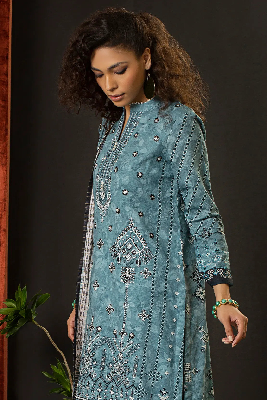 3 Piece – Embroidered Khaddar – 8302