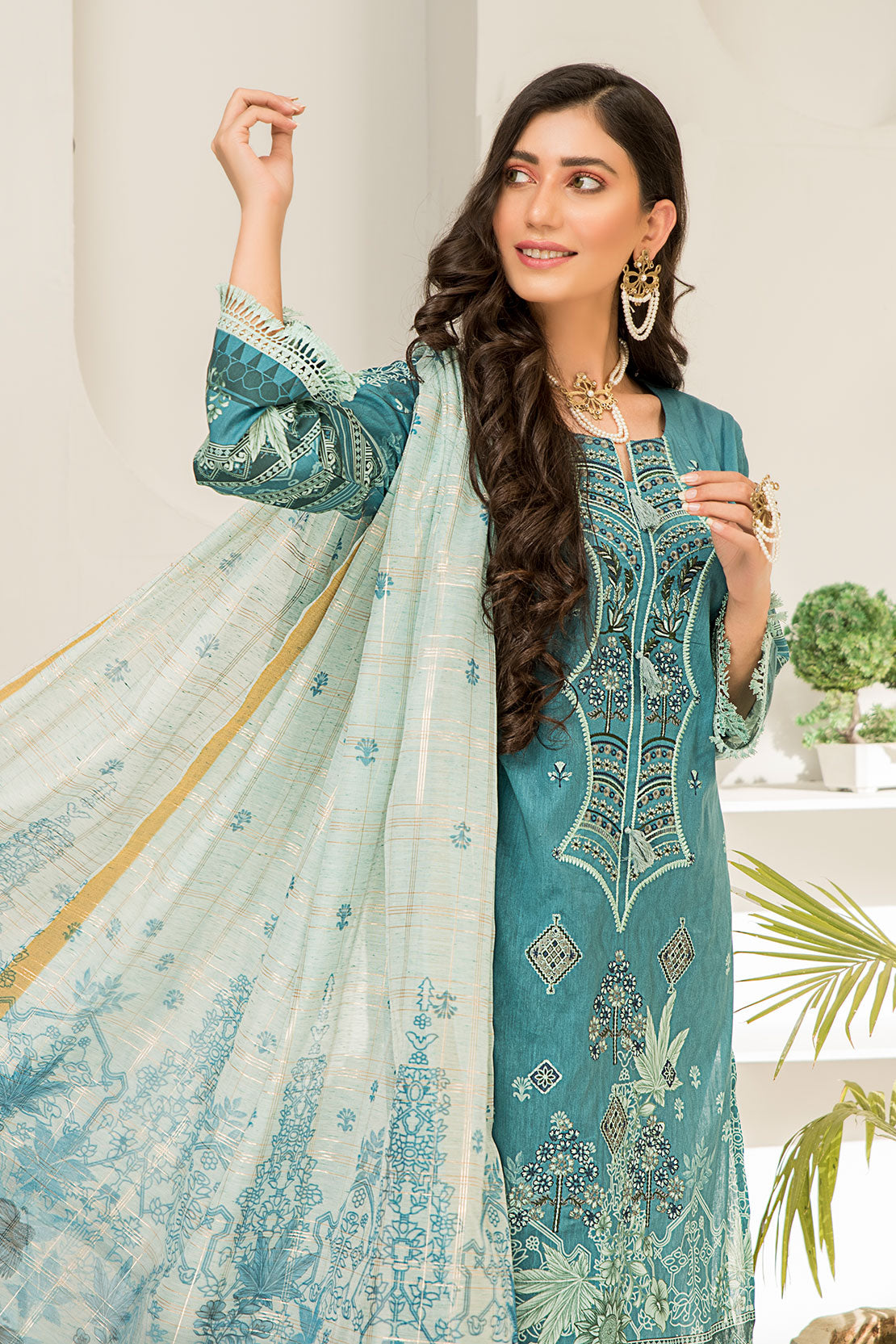 3 Piece – Embroidered Lawn – 6836