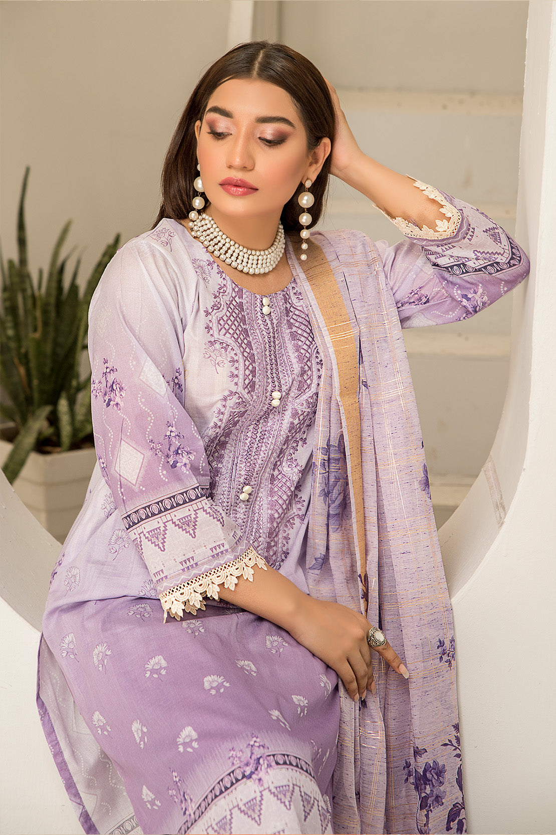 3 Piece – Embroidered Lawn – 6839