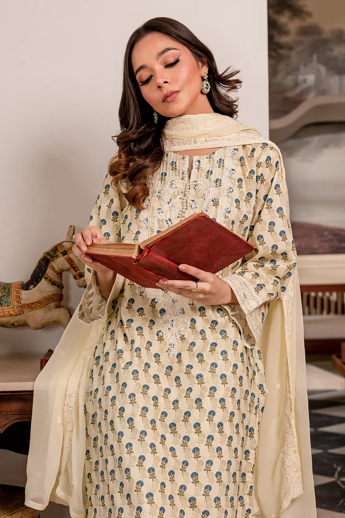3 Piece - Luxury Embroidered Cambric - 8115