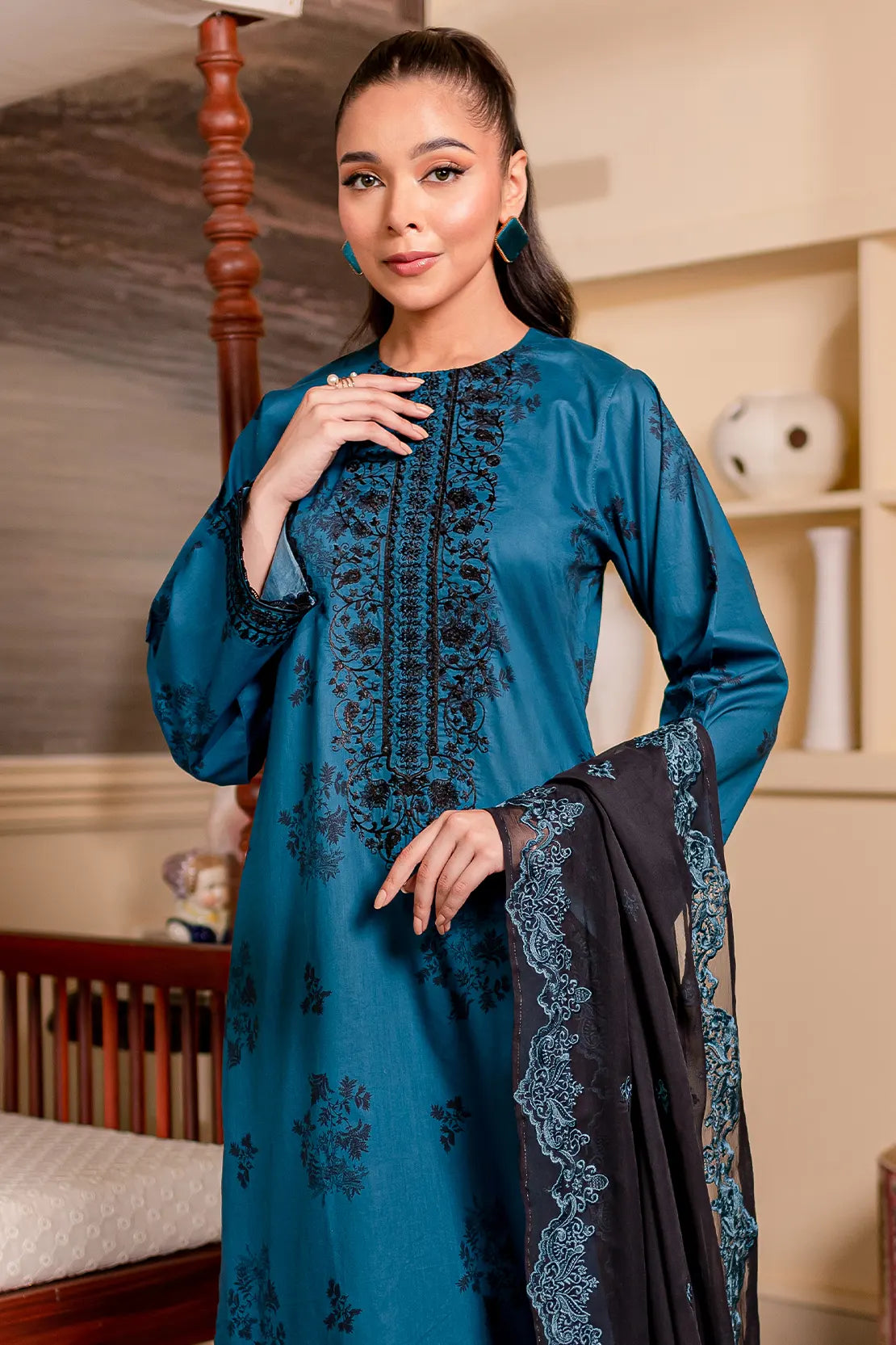 3 Piece - Luxury Embroidered Cambric - 8116