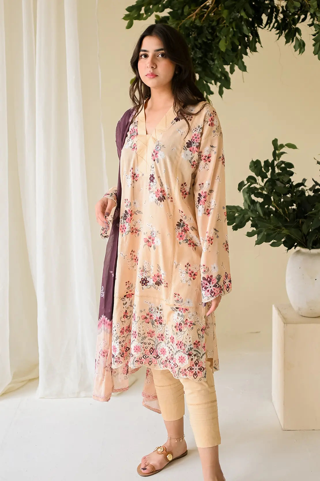 3 Piece - Embroidered Lawn - 8197
