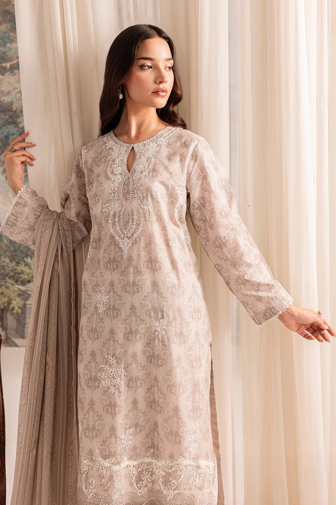 3 PIECE - PREMIUM EMBROIDERED LAWN - 9072