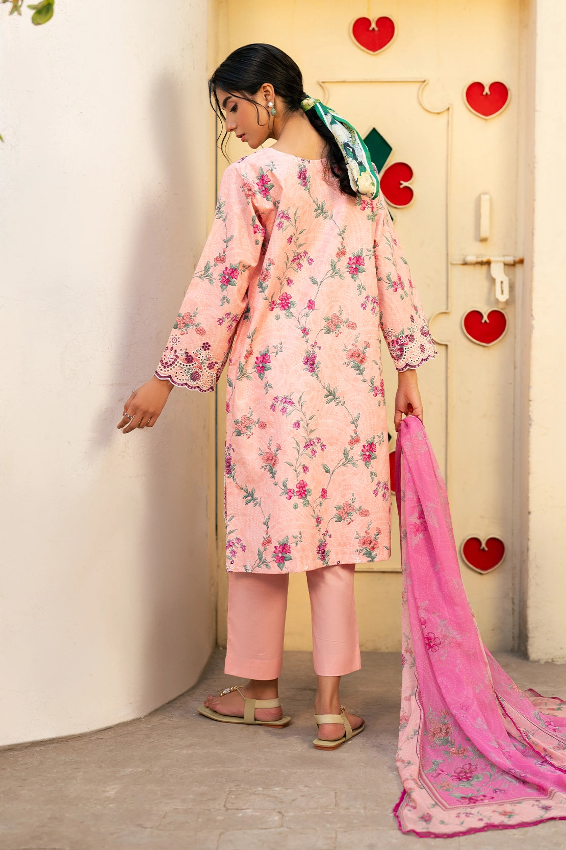 3 Piece - Premium Embroidered Lawn - 3724