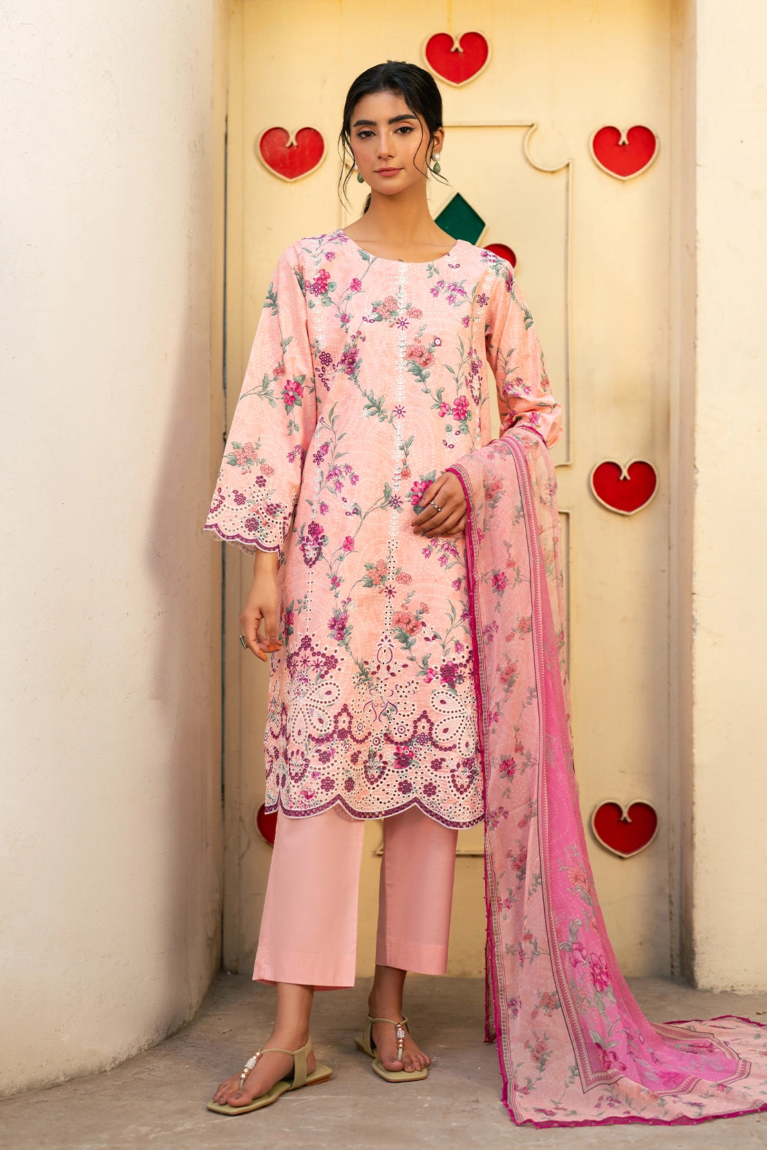 3 Piece - Premium Embroidered Lawn - 3724