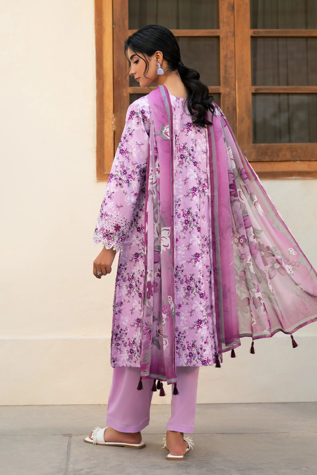 3 Piece - Premium Embroidered Lawn - 3725