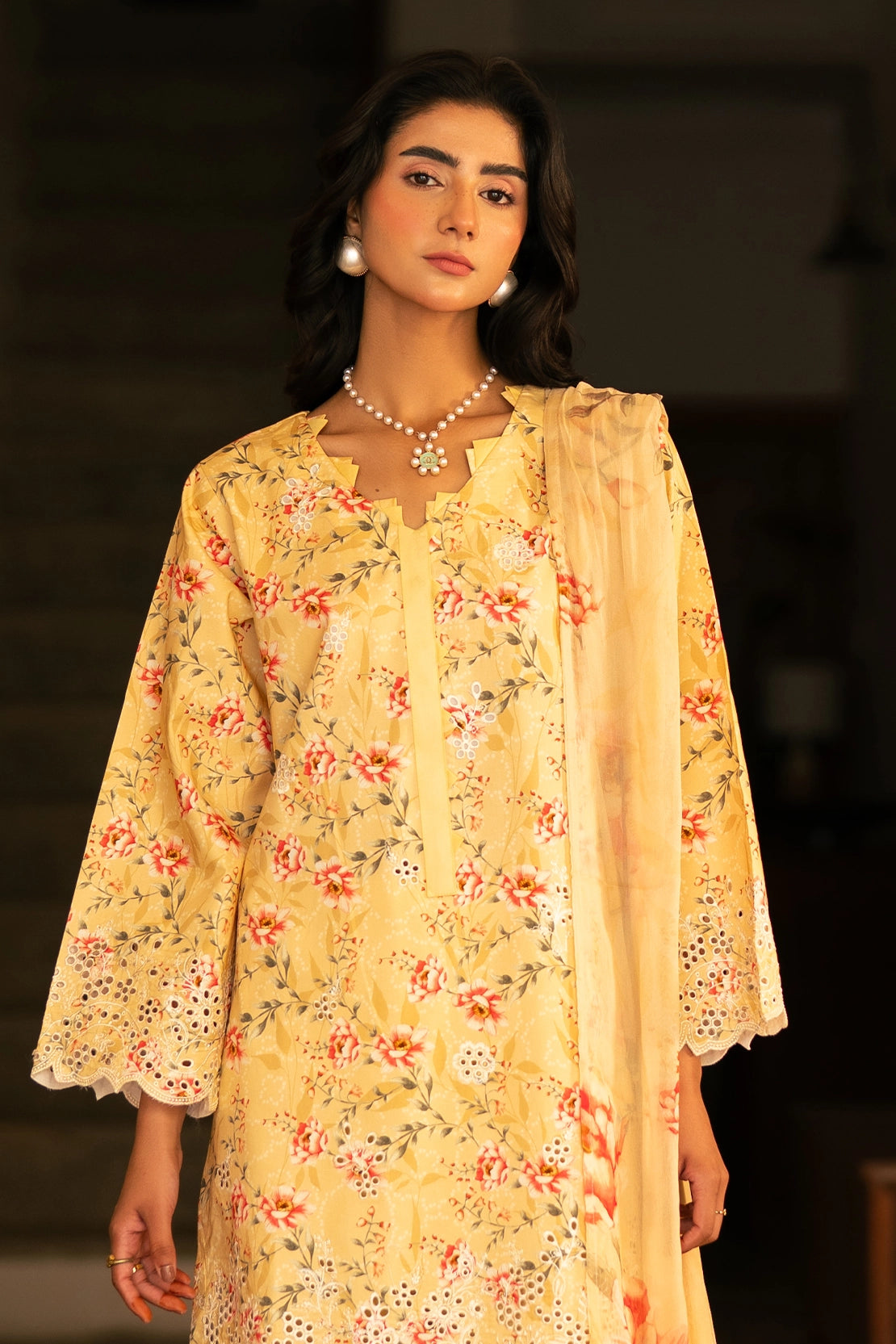 3 Piece - Premium Embroidered Lawn - 3726