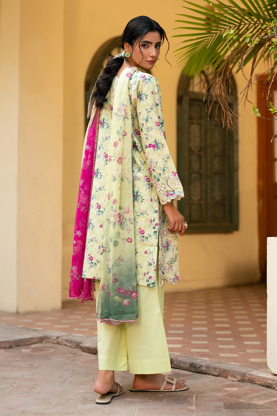 3 Piece - Premium Embroidered Lawn - 3727
