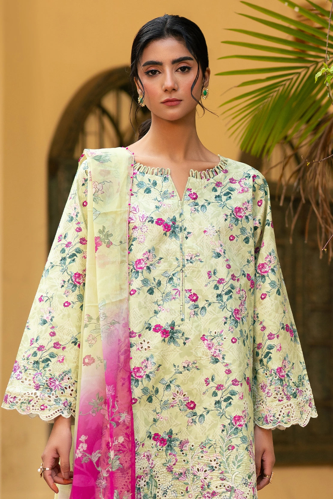 3 Piece - Premium Embroidered Lawn - 3727