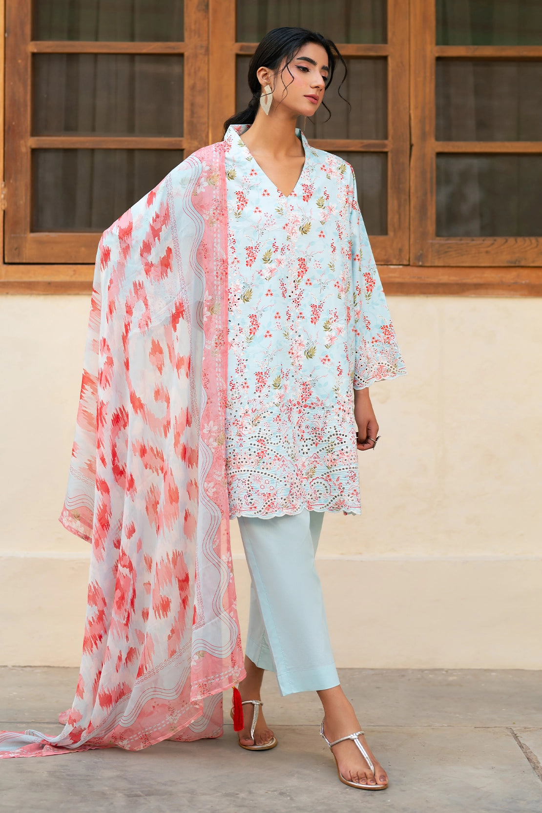 3 Piece - Premium Embroidered Lawn - 3728