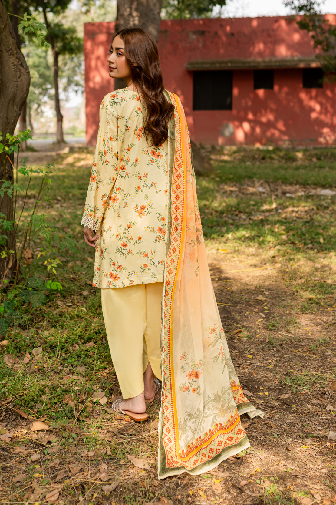 3 PIECE - PREMIUM EMBROIDERED LAWN - 9152