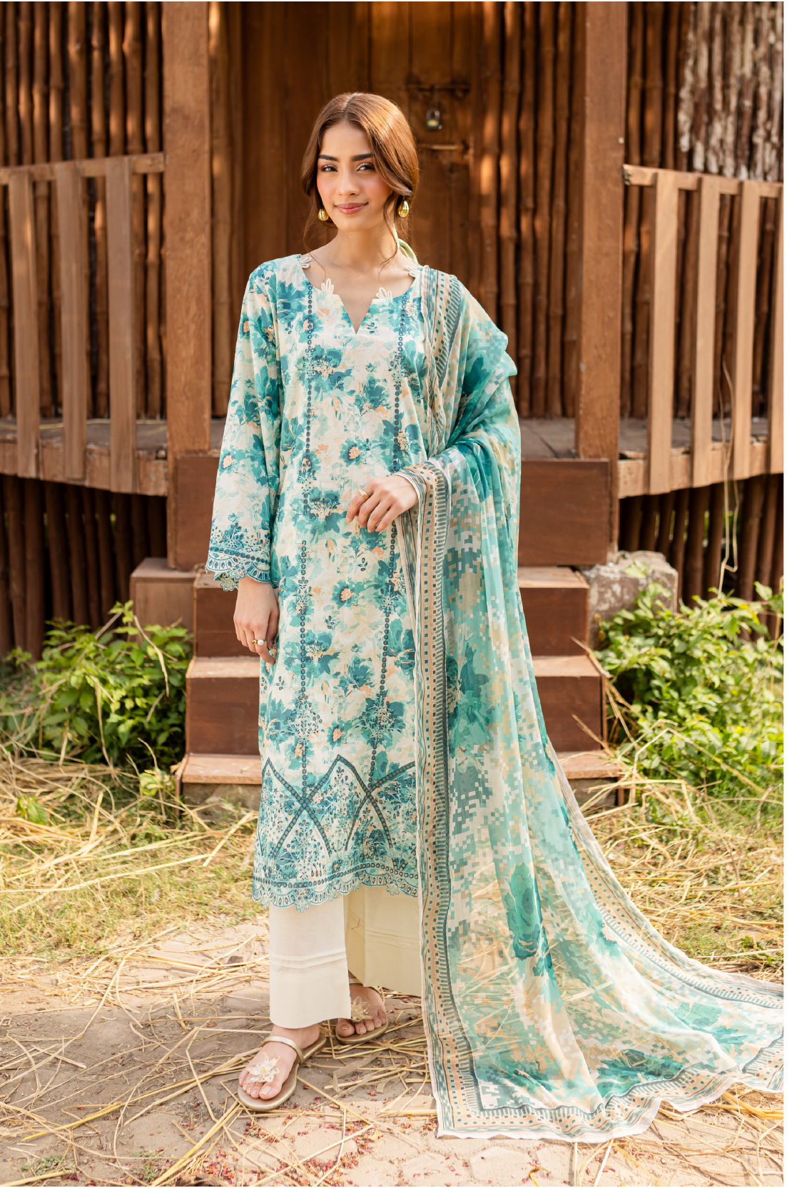 3 PIECE - PREMIUM EMBROIDERED LAWN - 9154