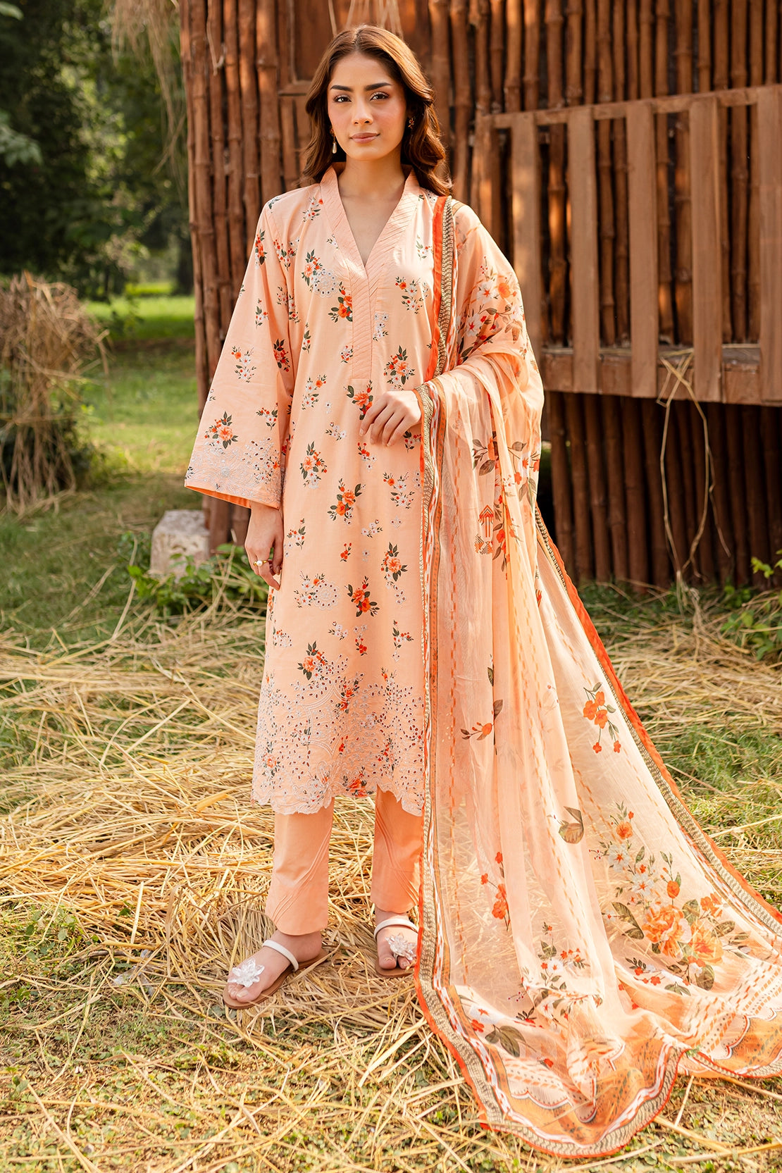 3 PIECE - PREMIUM EMBROIDERED LAWN - 9158