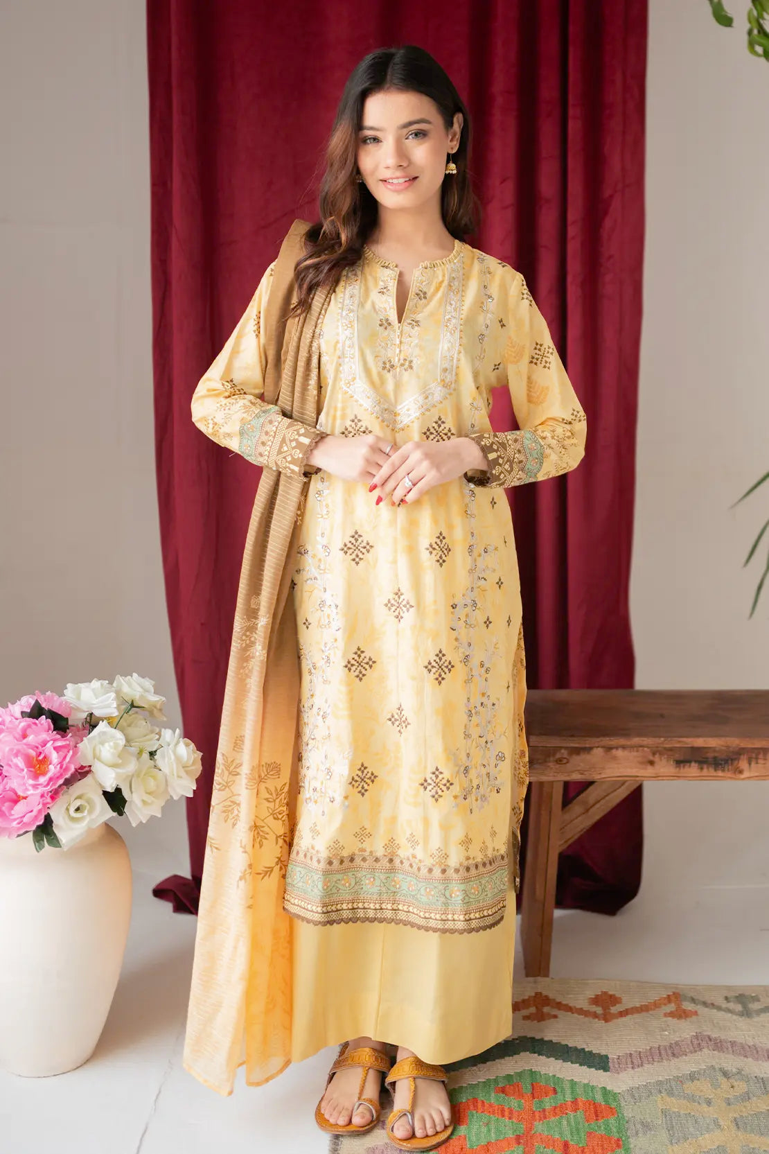 3 Piece - Embroidered Lawn - 8671