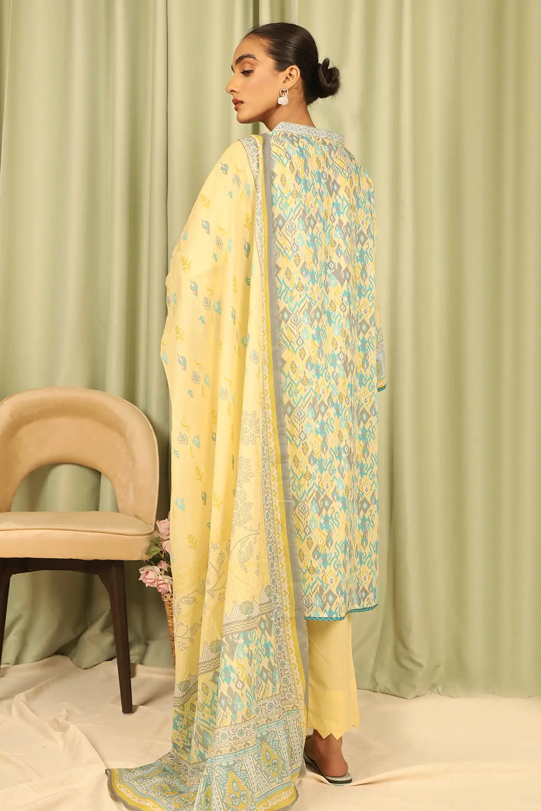 3 Piece - Basic luxury lawn 7447 - Voile Dupatta