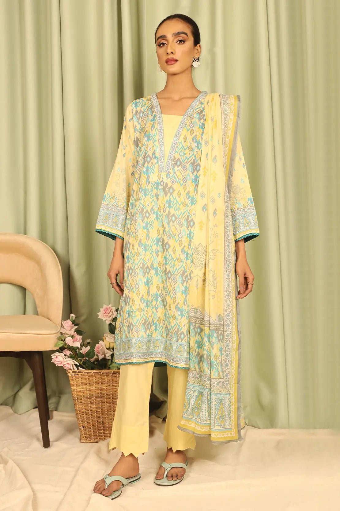 3 Piece - Basic luxury lawn 7447 - Voile Dupatta