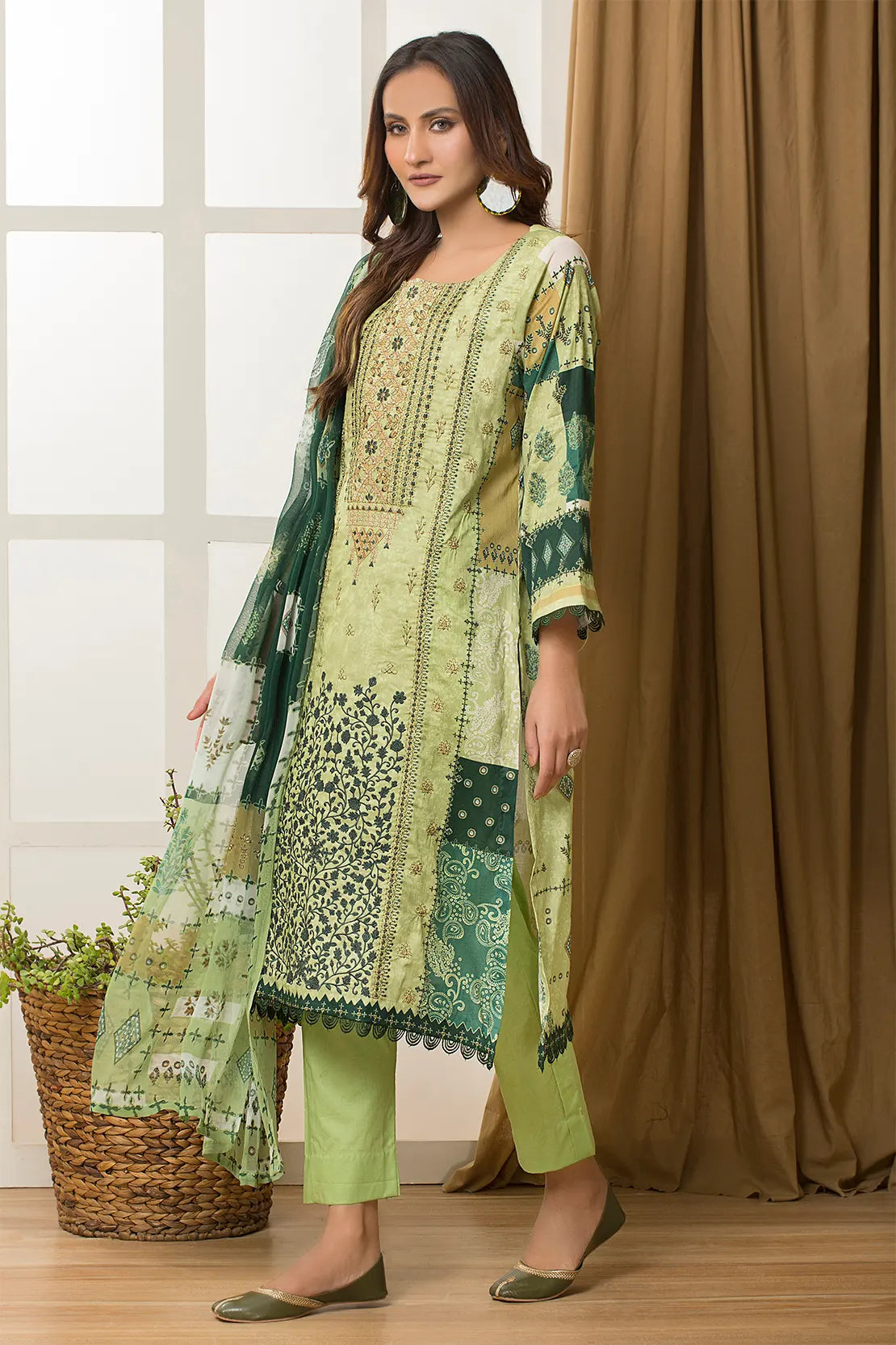 3 Piece – Embroidered Lawn – 7487