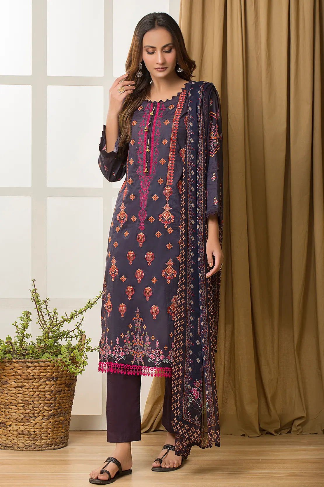 3 Piece – Embroidered Lawn – 7489