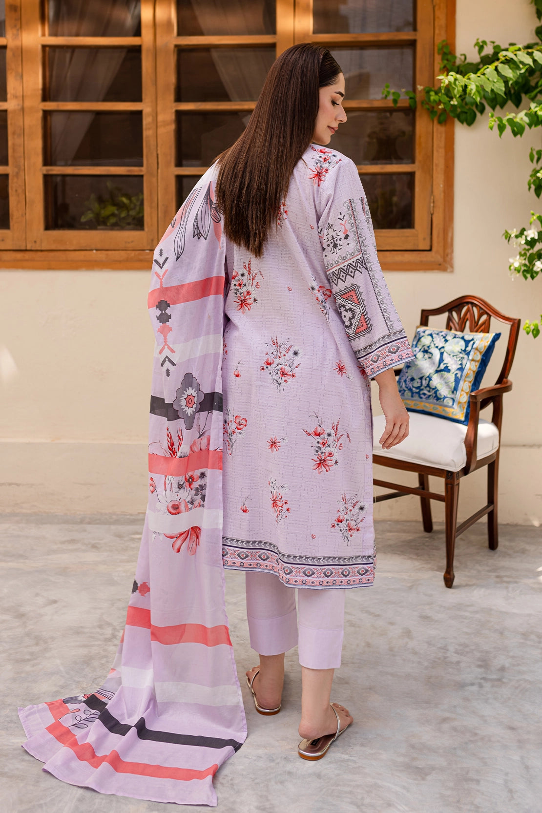 3 PIECE - PREMIUM EMBROIDERED LAWN - 011