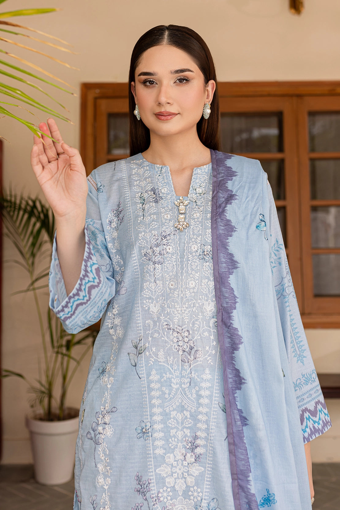 3 PIECE - PREMIUM EMBROIDERED LAWN - 013