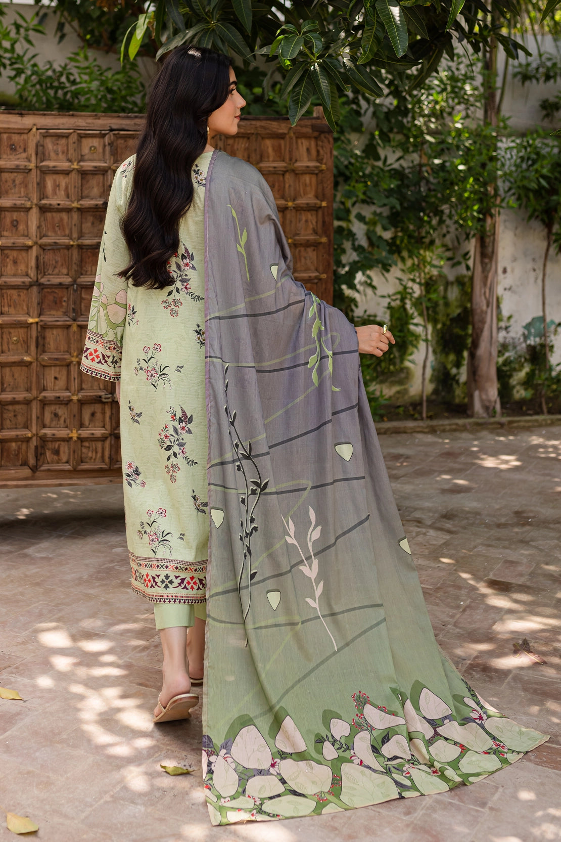 3 PIECE - PREMIUM EMBROIDERED LAWN - 014