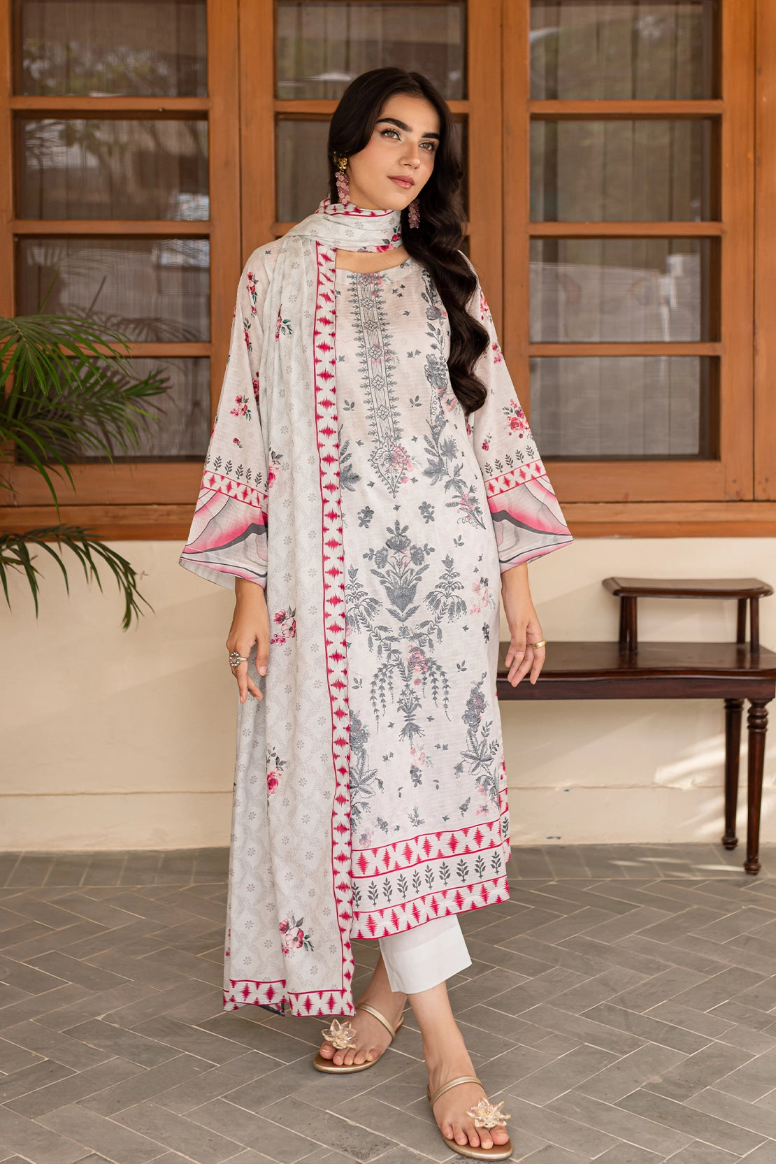 3 PIECE - PREMIUM EMBROIDERED LAWN - 018