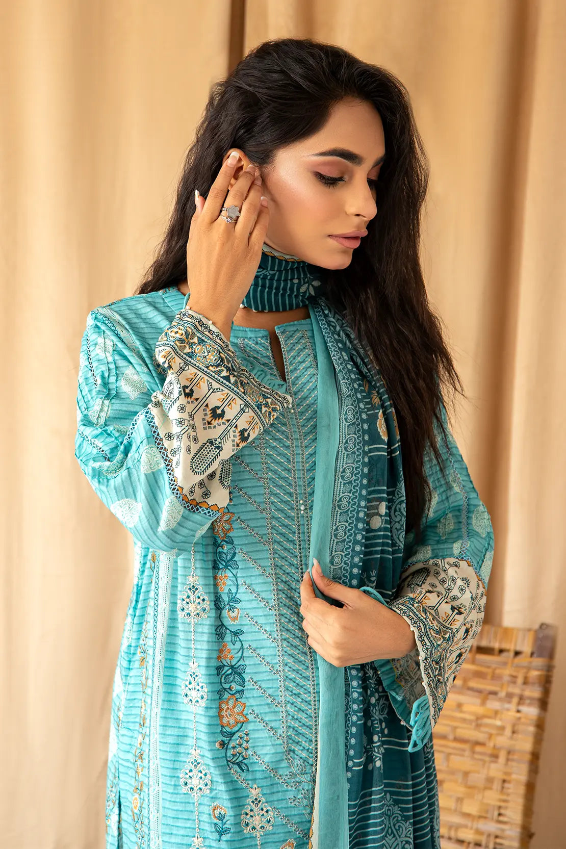 3 Piece - Embroidered Lawn - 8035