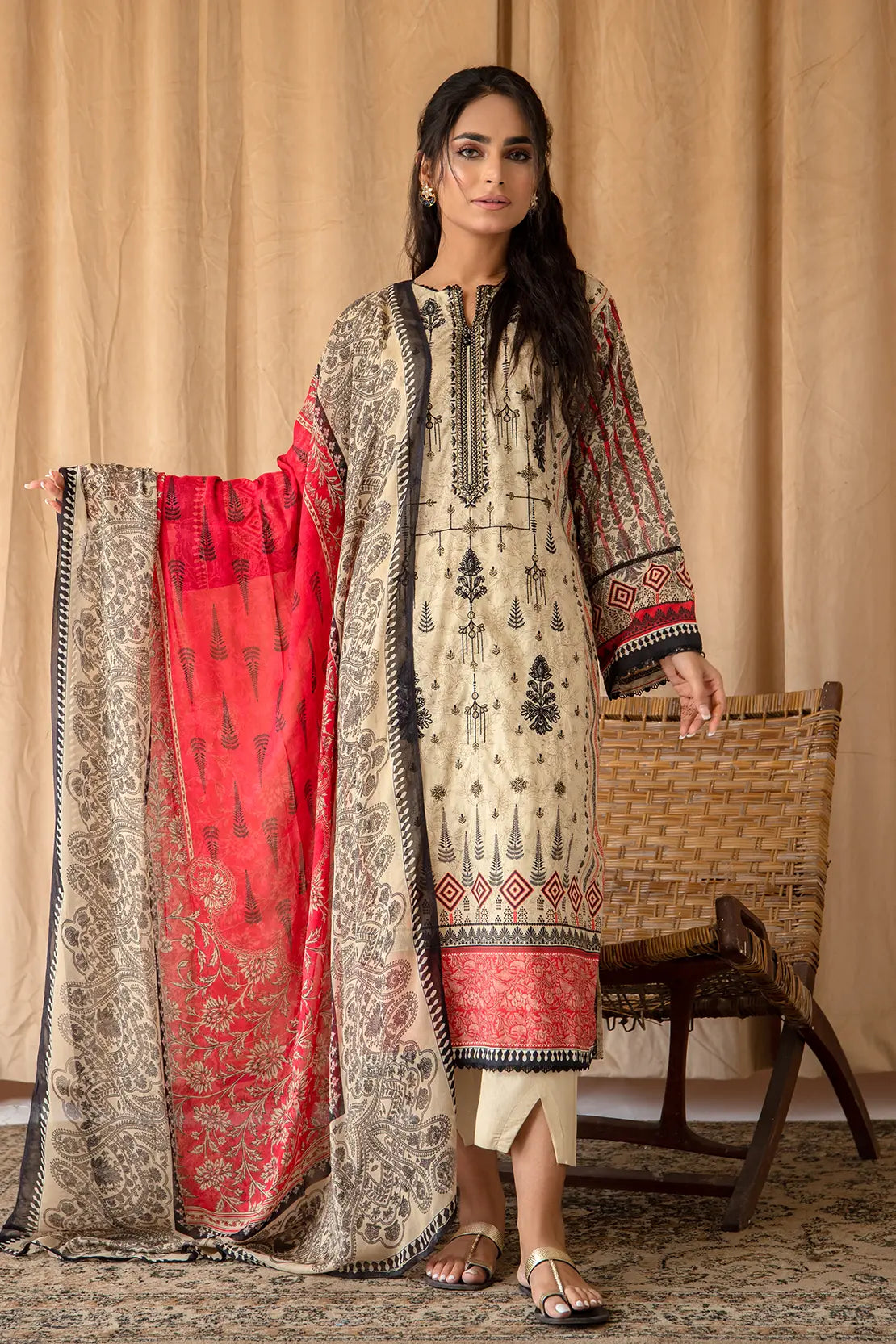 3 Piece - Embroidered Lawn - 8036