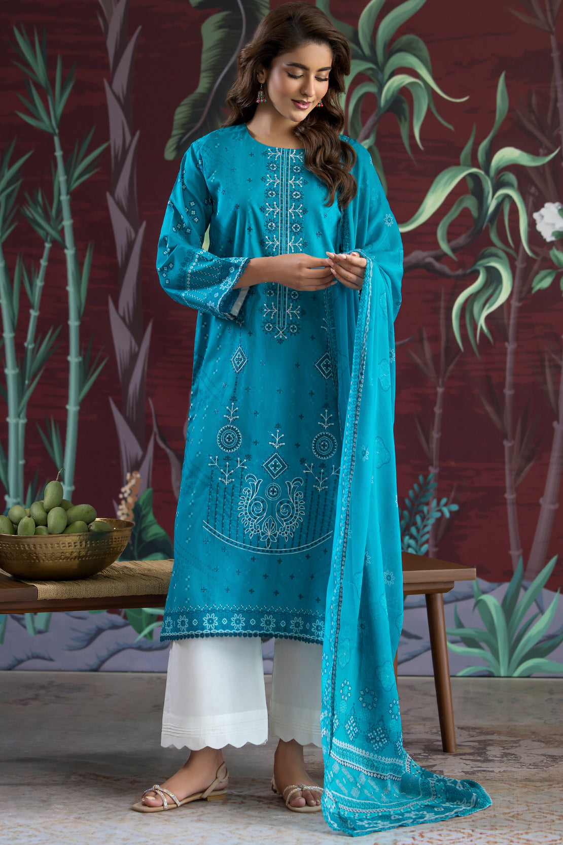3 Piece - Premium Embroidered Lawn - 532