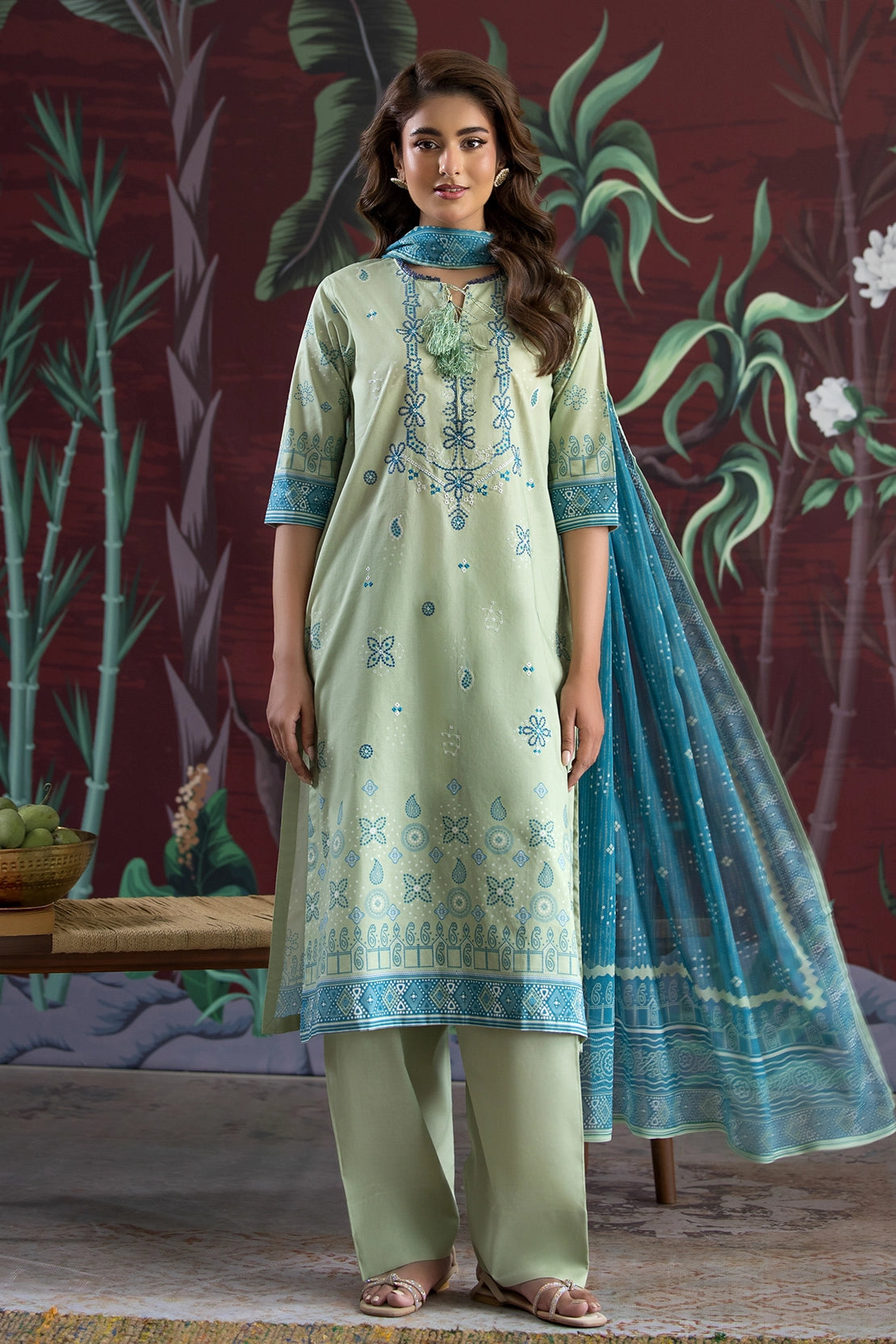 3 Piece - Premium Embroidered Lawn - 534