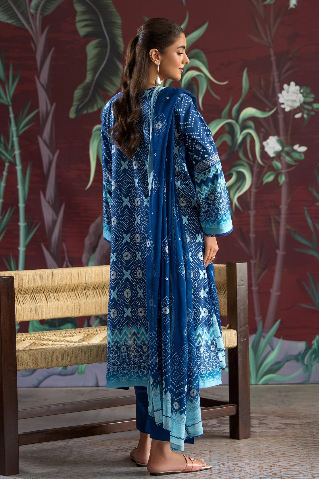3 Piece - Premium Embroidered Lawn - 536