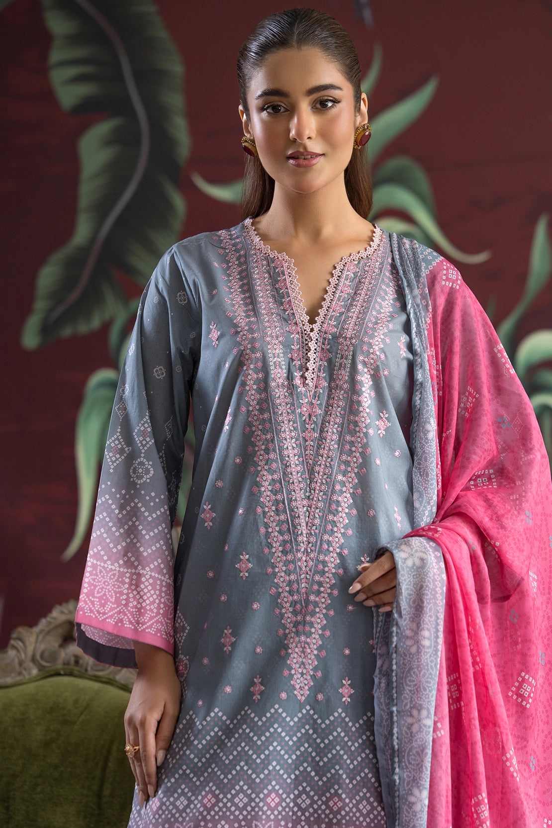 3 Piece - Premium Embroidered Lawn - 538