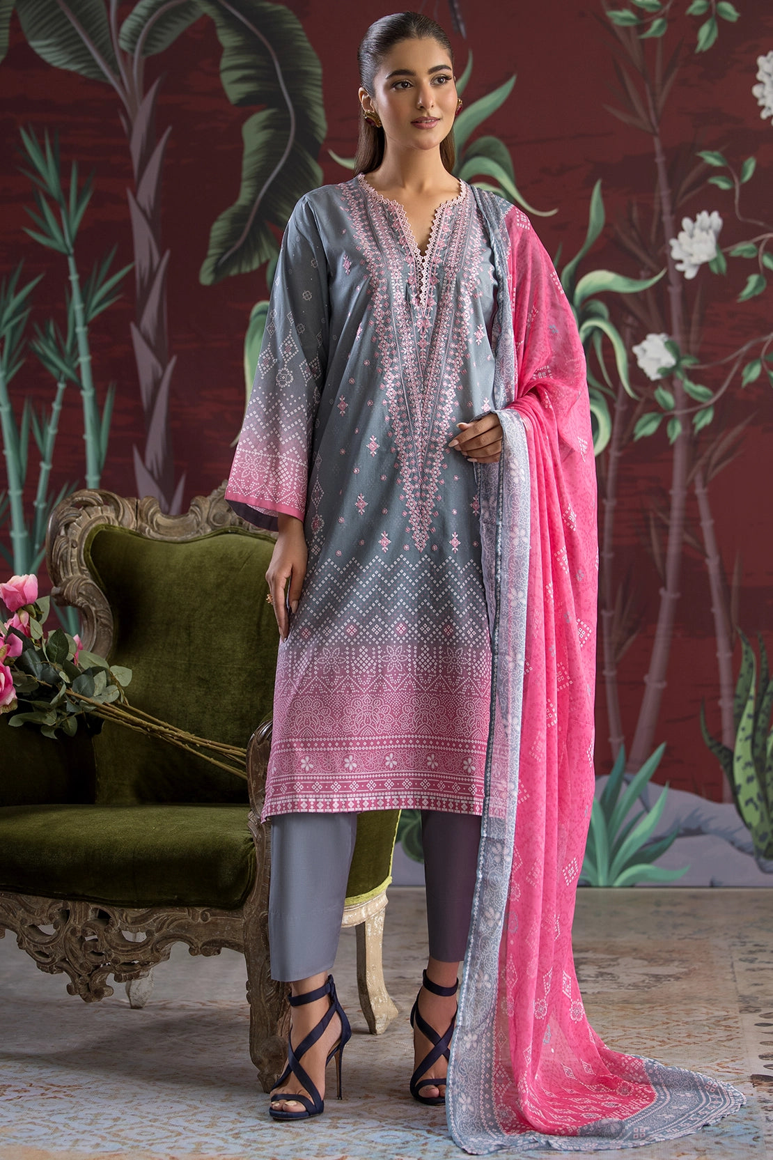 3 Piece - Premium Embroidered Lawn - 538