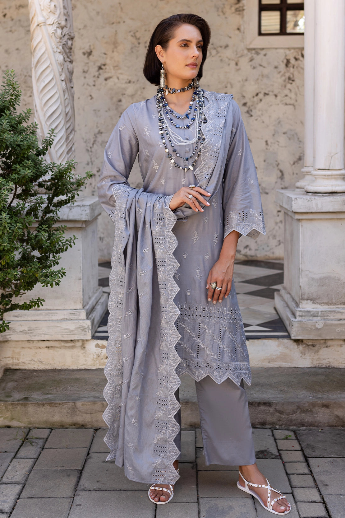 3 Piece - Premium Embroidered Lawn - 9182