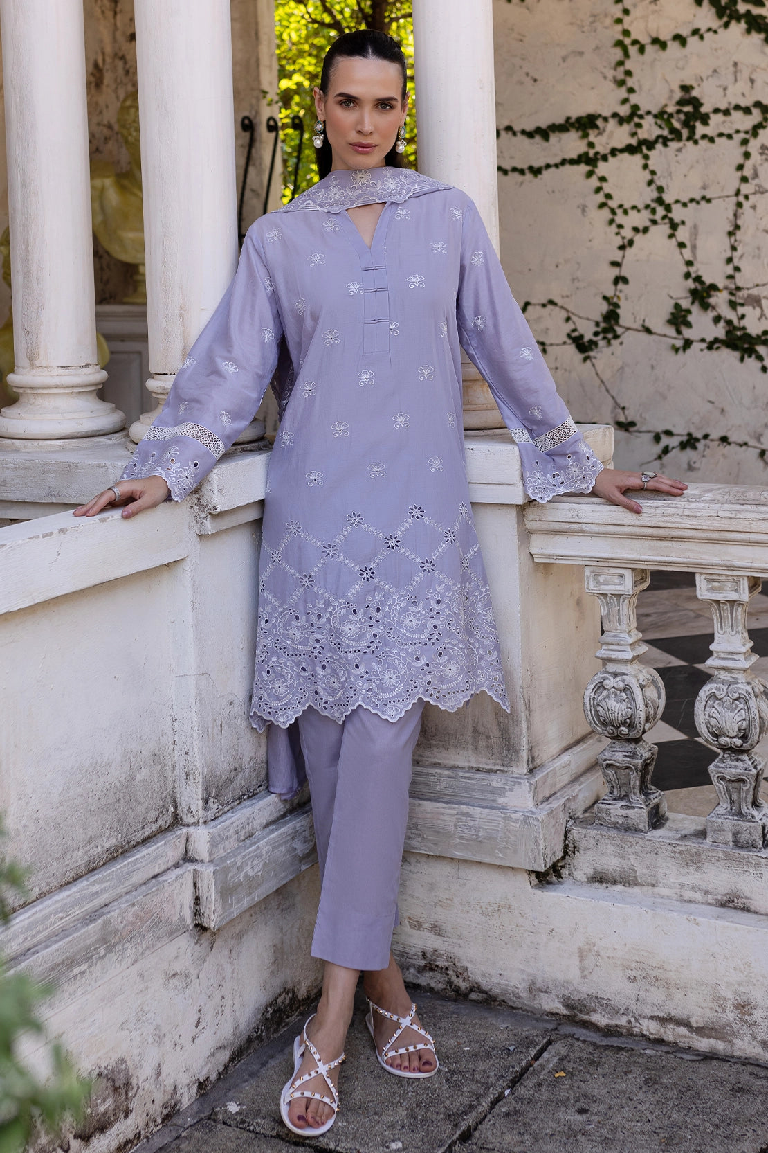 3 Piece - Premium Embroidered Lawn - 9183