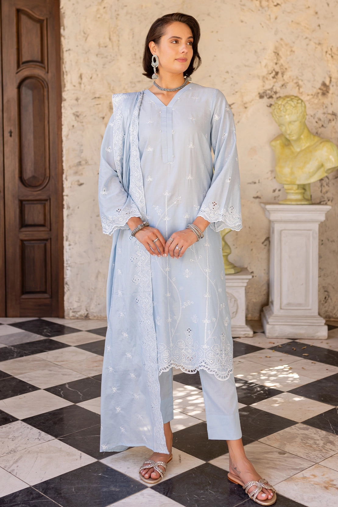 3 Piece - Premium Embroidered Lawn - 9185