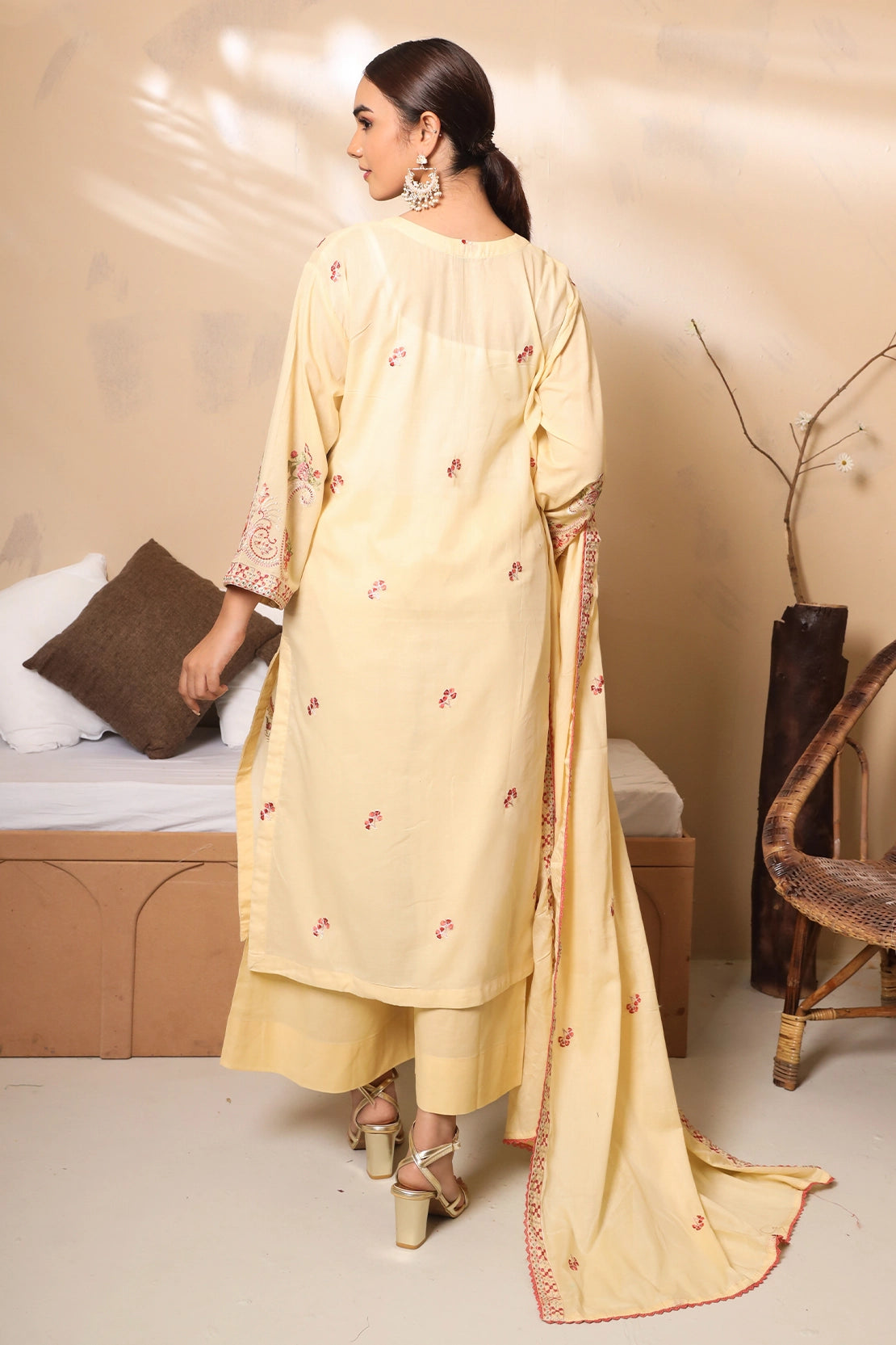 3 PIECE - PREMIUM EMBROIDERED LAWN - 7775