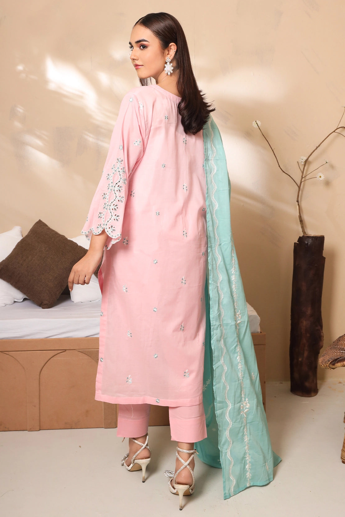3 PIECE - PREMIUM EMBROIDERED LAWN - 7776