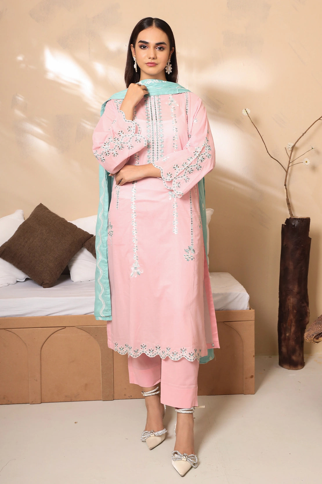 3 PIECE - PREMIUM EMBROIDERED LAWN - 7776