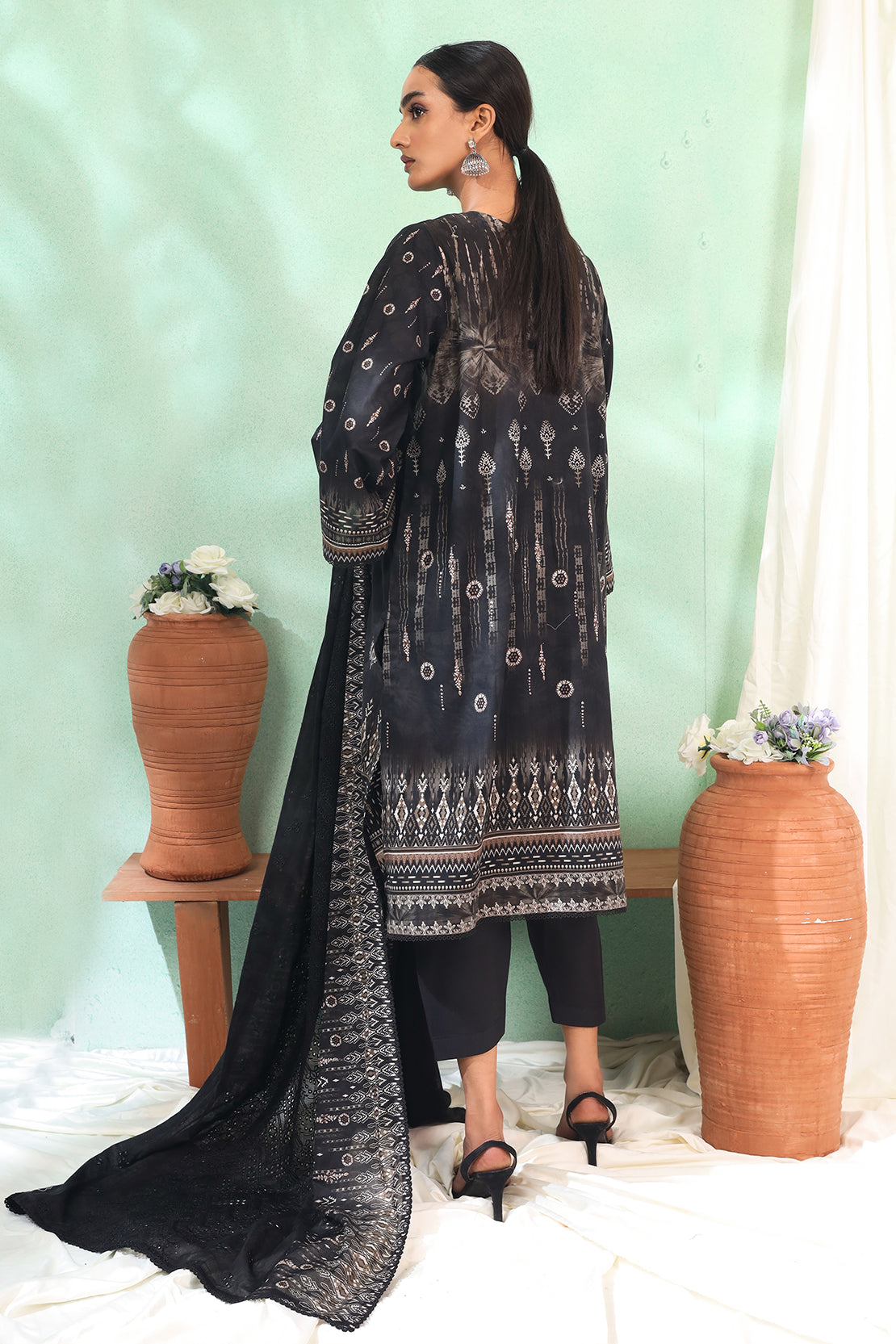 3 Piece - Embroidered Lawn - 190