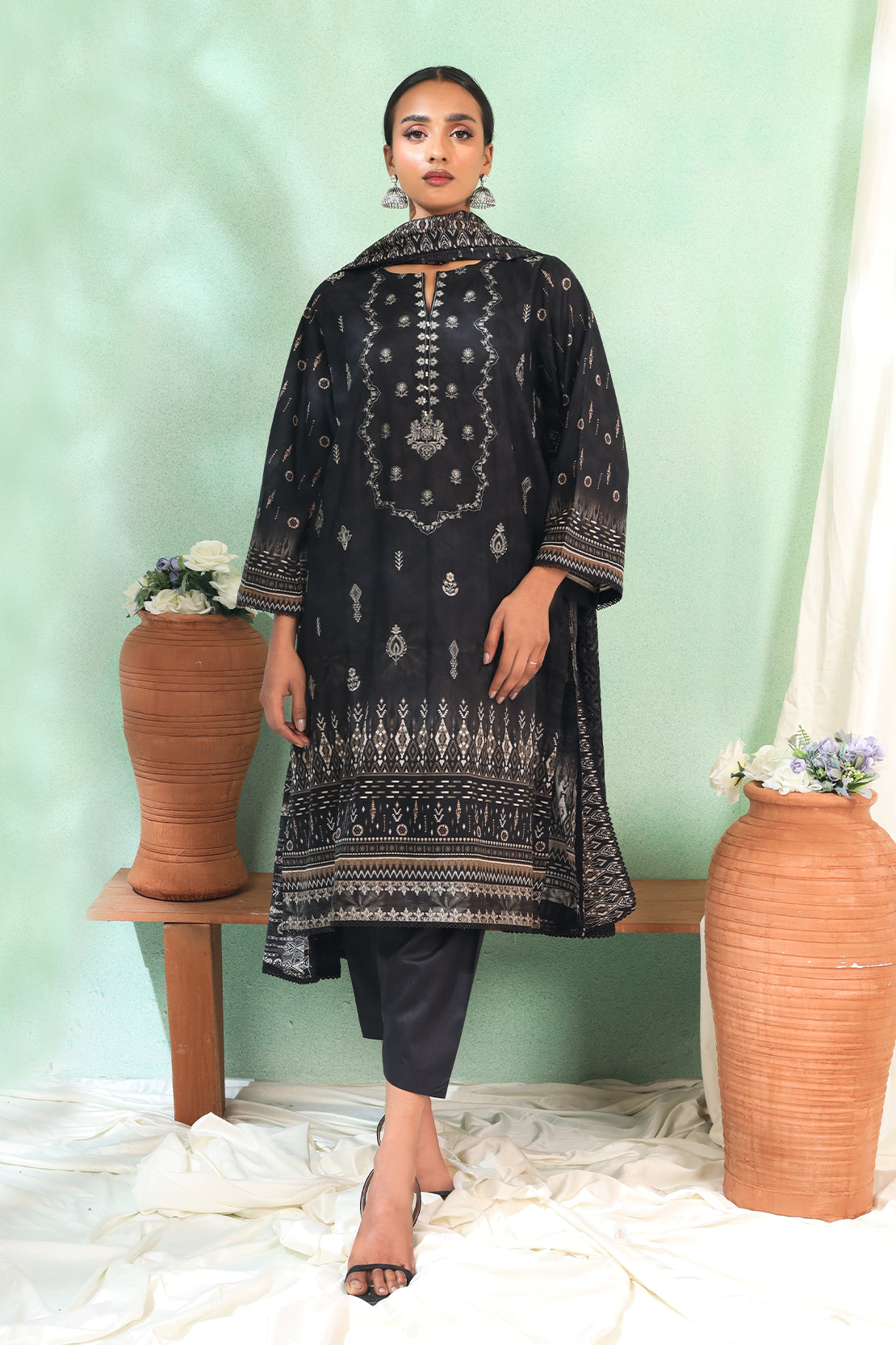 3 Piece - Embroidered Lawn - 190