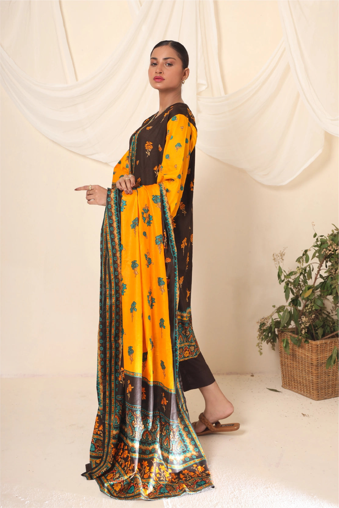 3 Piece - Printed Lawn - 735 B