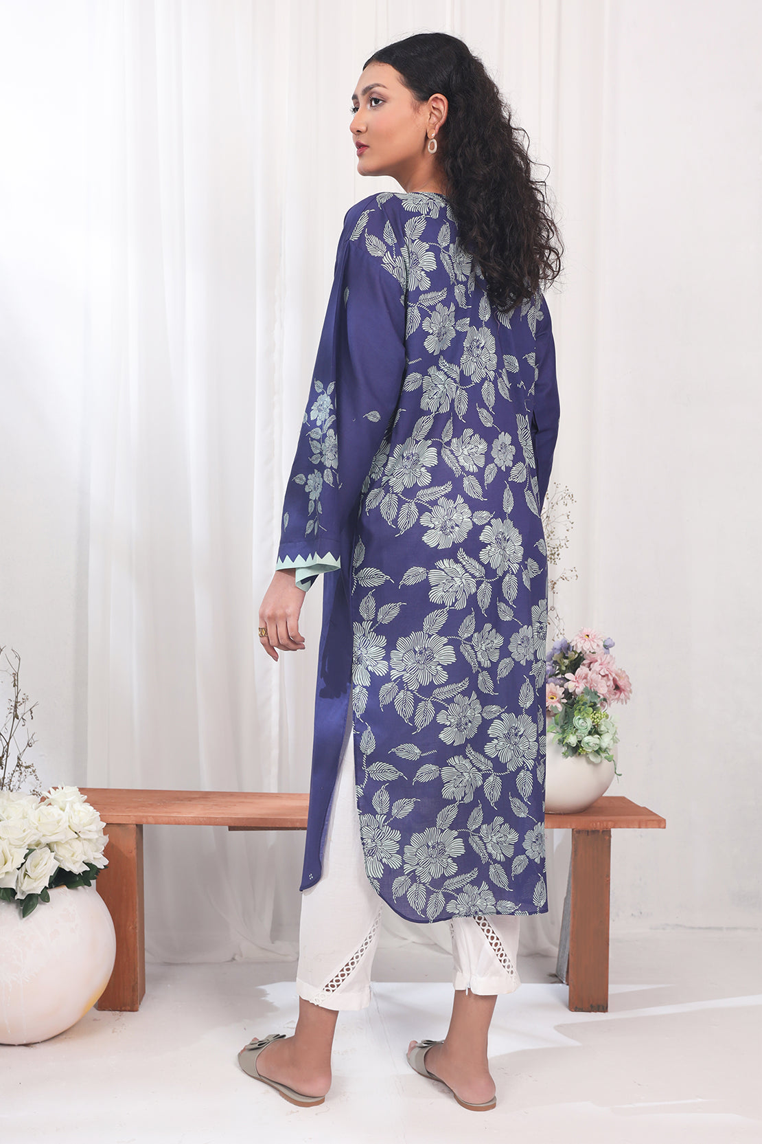 1 Piece - Digitally Printed Lawn - 8752