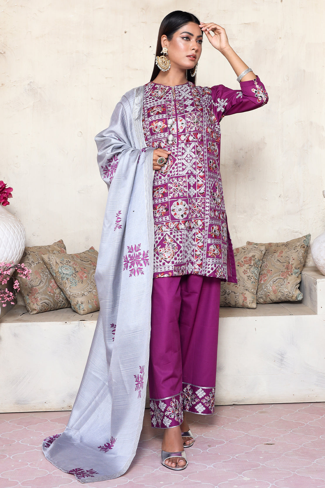 3 Piece - Embroidered Lawn - 8873