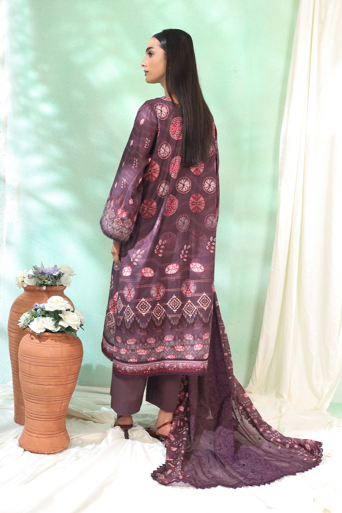 3 Piece - Embroidered Lawn - 184